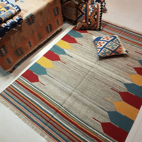 kilim rug persian crafts